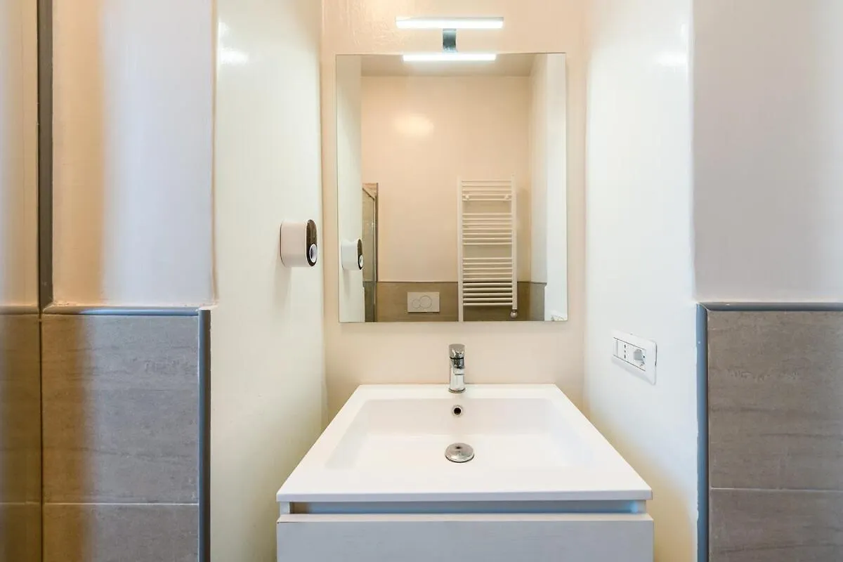 Spacious And Bright Apartment In Porta Vittoria Milano İtalya